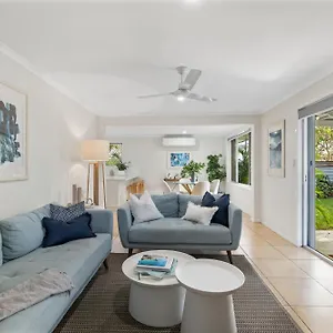 https://sunny-coast-beach-house.queenslandhotels.net